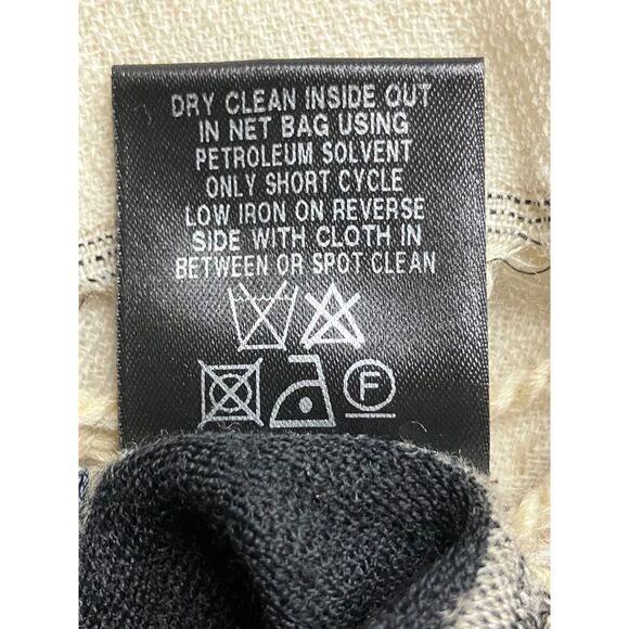 Lafayette 148 New York Wool Scarf Reversible Leaf Pattern Black & Ivory - Picture 7 of 8